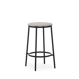 Normann Copenhagen Circa Sgabello da Bar H65 Imbottito Nero/MLF20 Sabbia