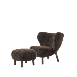 Poltrona Esclusiva Little Petra VB1 &Tradition in Pelle di Pecora, Color Espresso/rovere Tinto Scuro, incl. Pouf ATD1